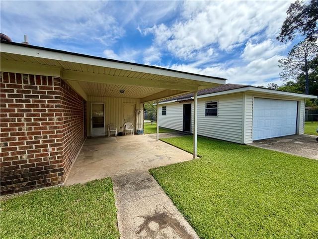 112 Orange Avenue E, Satsuma, AL 36572