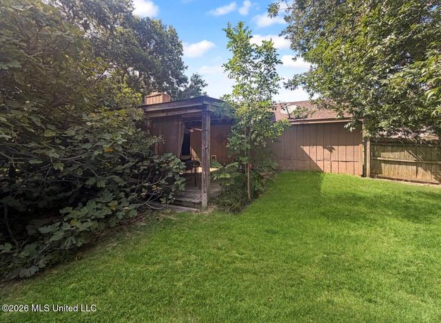 328 S Longmeadow Court, Ridgeland, MS 39157