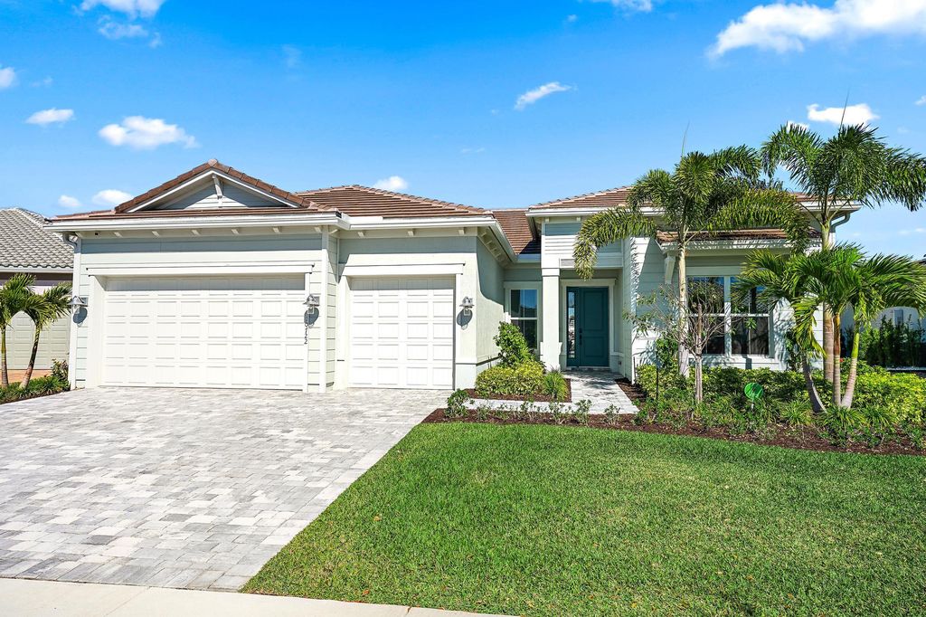 10722 Stellar Circle, Palm Beach Gardens, FL 33412