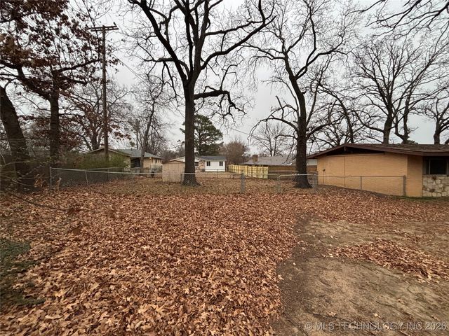 1010 Waco, Durant, OK 74701