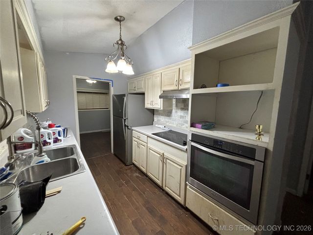 1010 Waco, Durant, OK 74701