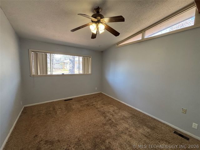 1010 Waco, Durant, OK 74701