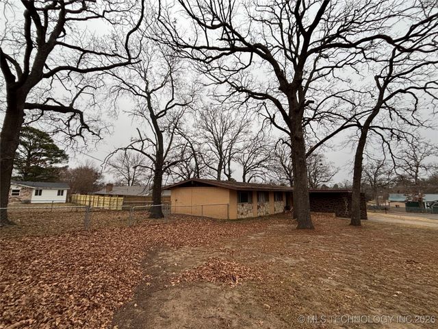 1010 Waco, Durant, OK 74701