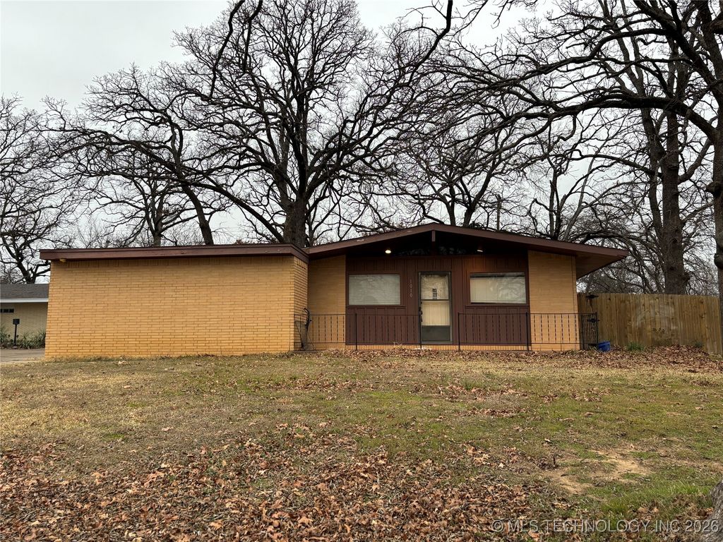 1010 Waco, Durant, OK 74701