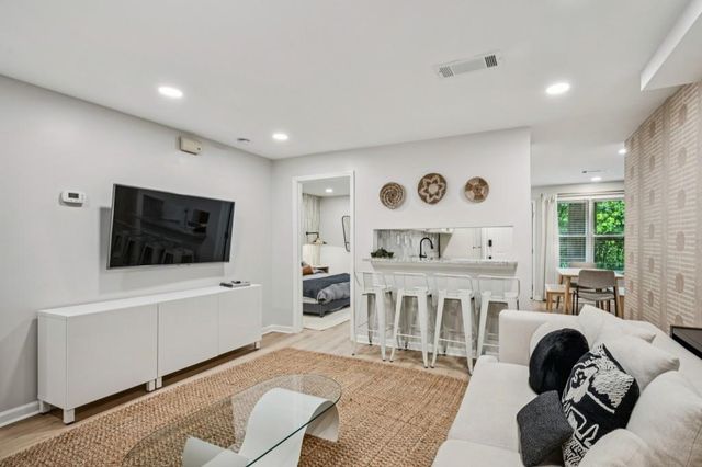 952 Edgewood Avenue NE, Atlanta, GA 30307