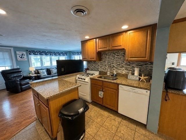 8 Macarthur Lane 8, Marshfield, MA 02050