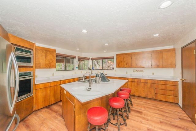 399 & 410 Lake Forest Drive, Trinity Center, CA 96091