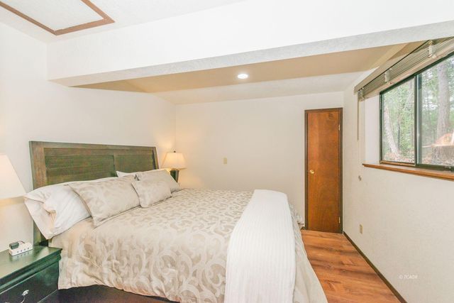 399 & 410 Lake Forest Drive, Trinity Center, CA 96091