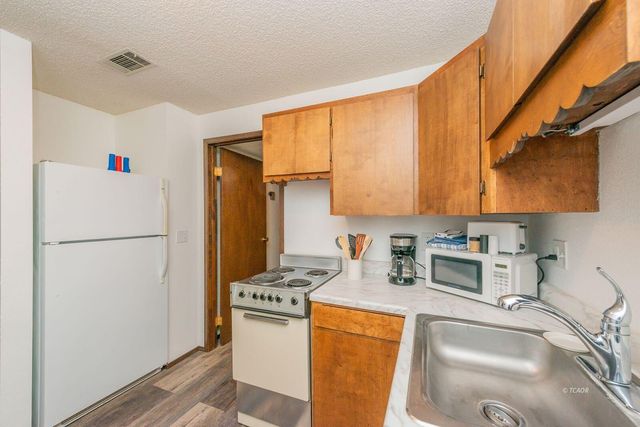 399 & 410 Lake Forest Drive, Trinity Center, CA 96091