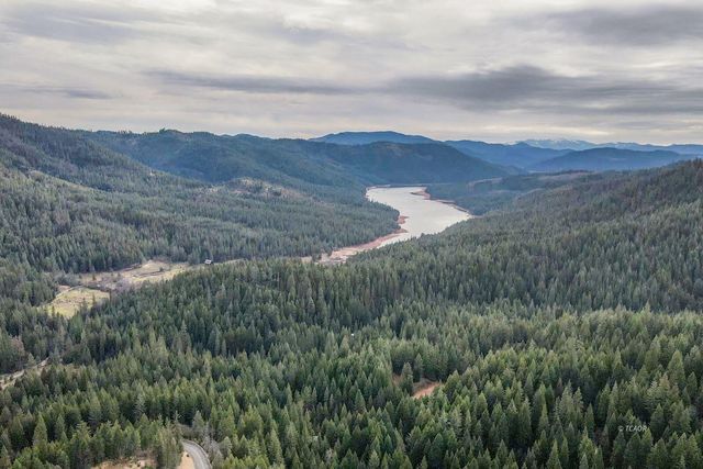 399 & 410 Lake Forest Drive, Trinity Center, CA 96091