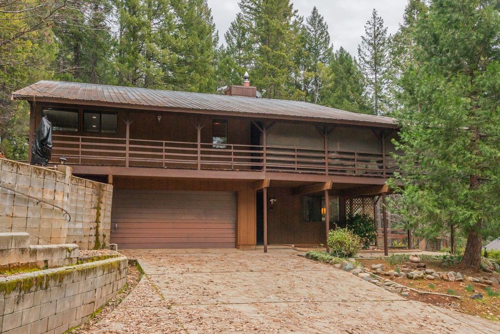 399 & 410 Lake Forest Drive, Trinity Center, CA 96091