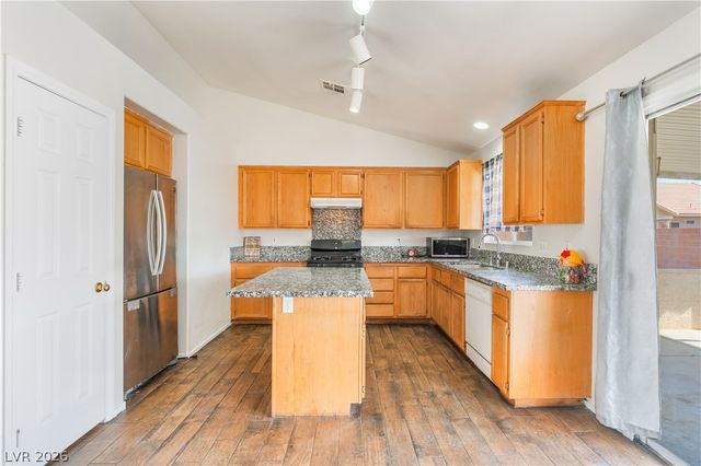 2816 Evelyn Lake Court, Las Vegas, NV 89108