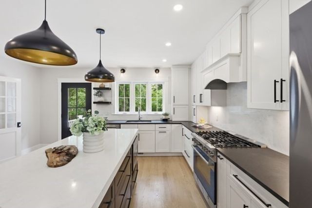 158 Lake St, Wilmington, MA 01887
