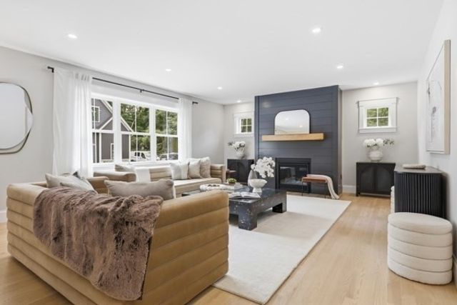 158 Lake St, Wilmington, MA 01887