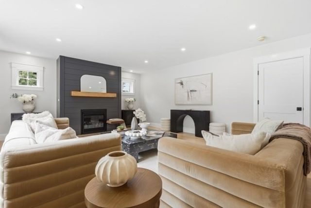 158 Lake St, Wilmington, MA 01887