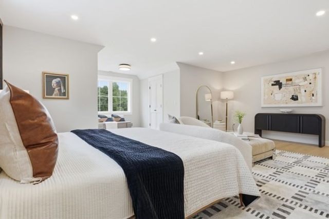 158 Lake St, Wilmington, MA 01887