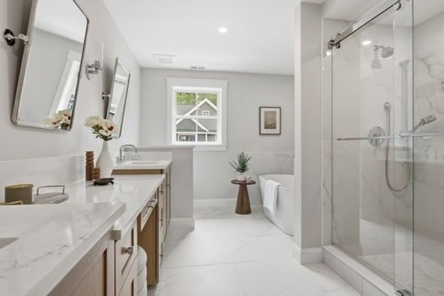158 Lake St, Wilmington, MA 01887