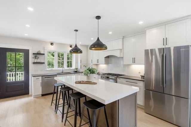 158 Lake St, Wilmington, MA 01887