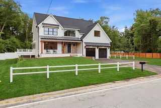 158 Lake St, Wilmington, MA 01887