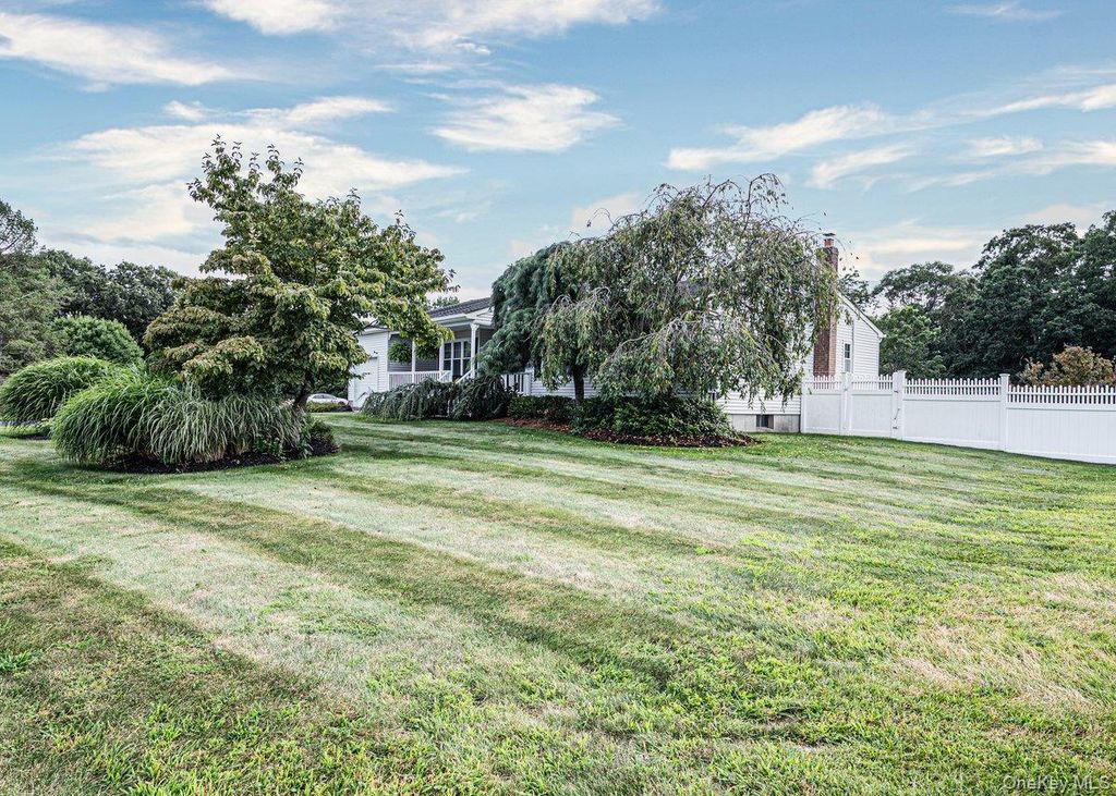 39 Creekside Drive, Middle Island, NY 11953 — photo 5