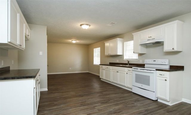 5019 Westwood, Dickinson, TX 77539