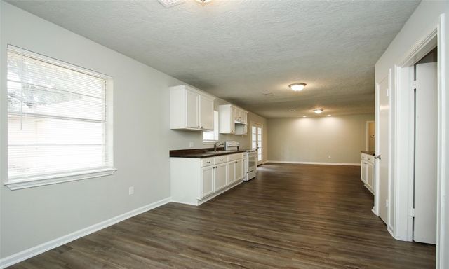 5019 Westwood, Dickinson, TX 77539