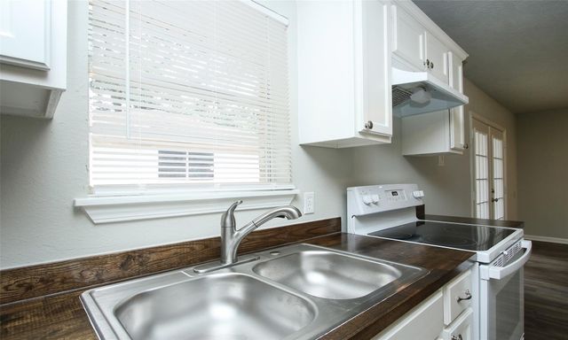 5019 Westwood, Dickinson, TX 77539