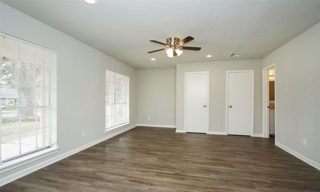 5019 Westwood, Dickinson, TX 77539