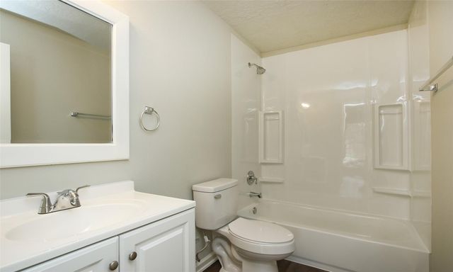 5019 Westwood, Dickinson, TX 77539