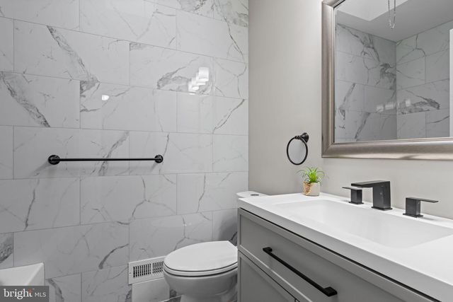 2837 ANGUS RD, Philadelphia, PA 19114