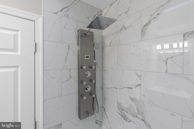 2837 ANGUS RD, Philadelphia, PA 19114