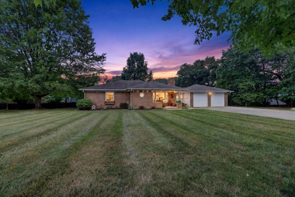 6734 Oakland Drive, Portage, MI 49024