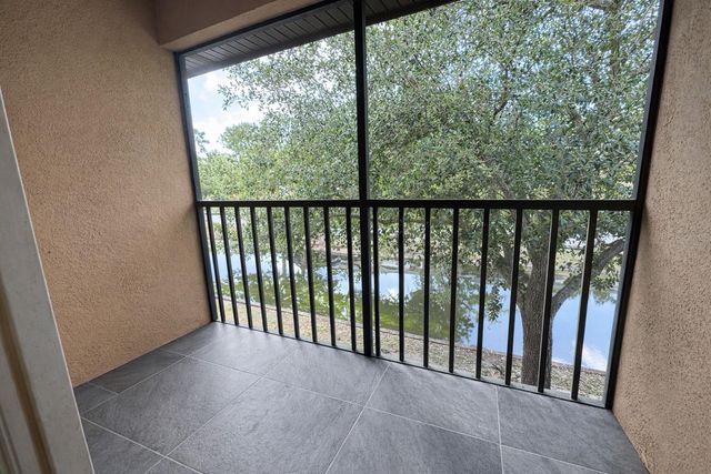 14639 PAR CLUB CIRCLE, Tampa, FL 33618