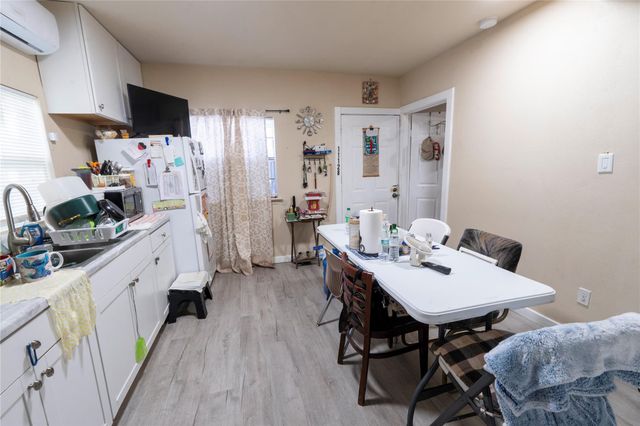 11128 Forrest Valley Drive, Houston, TX 77065