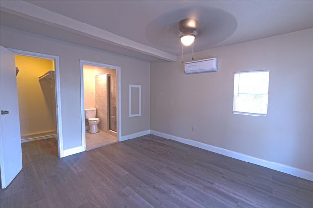 11128 Forrest Valley Drive, Houston, TX 77065