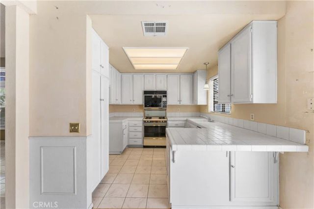 38242 7th West, Palmdale, CA 93551