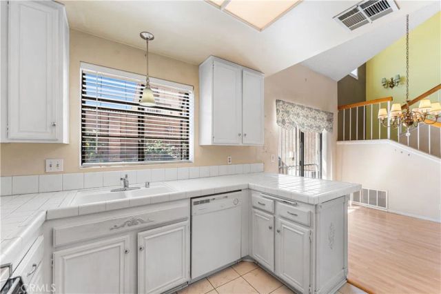 38242 7th West, Palmdale, CA 93551