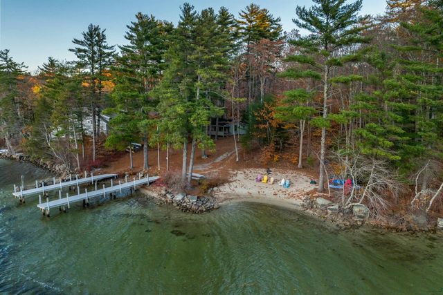27 Abenaukee Drive, Wolfeboro, NH 03894