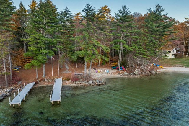 27 Abenaukee Drive, Wolfeboro, NH 03894