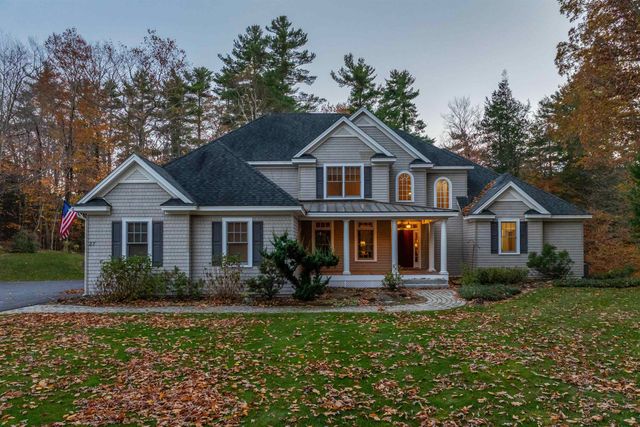27 Abenaukee Drive, Wolfeboro, NH 03894