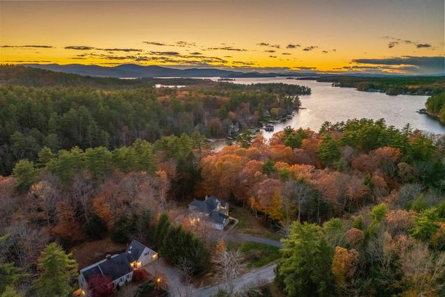 27 Abenaukee Drive, Wolfeboro, NH 03894