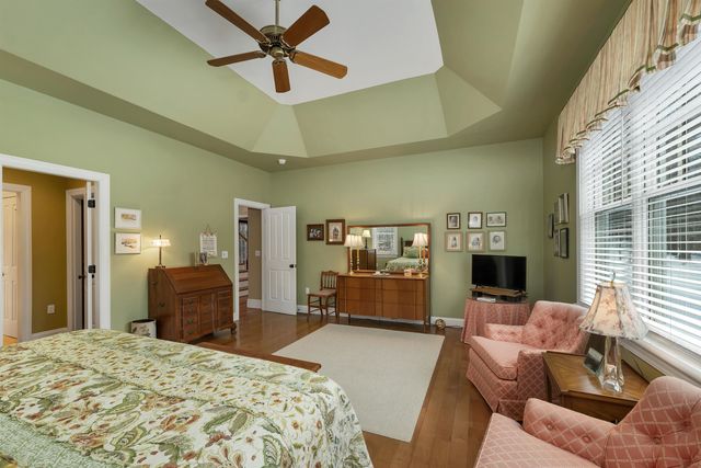 27 Abenaukee Drive, Wolfeboro, NH 03894