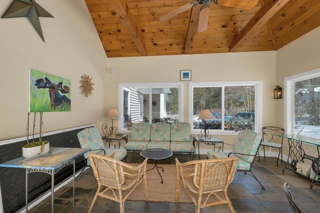 27 Abenaukee Drive, Wolfeboro, NH 03894