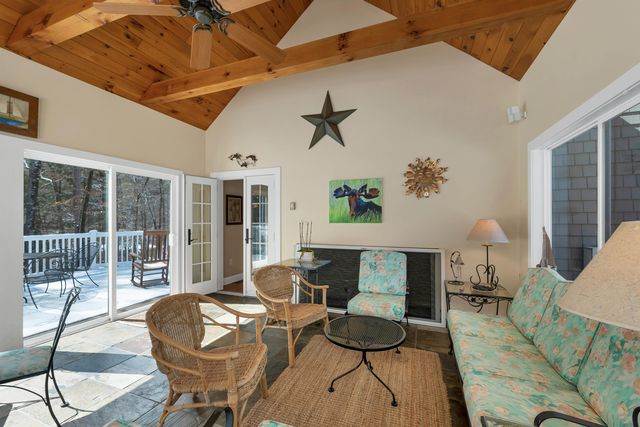 27 Abenaukee Drive, Wolfeboro, NH 03894