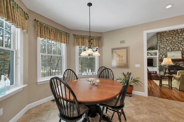 27 Abenaukee Drive, Wolfeboro, NH 03894