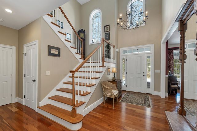 27 Abenaukee Drive, Wolfeboro, NH 03894