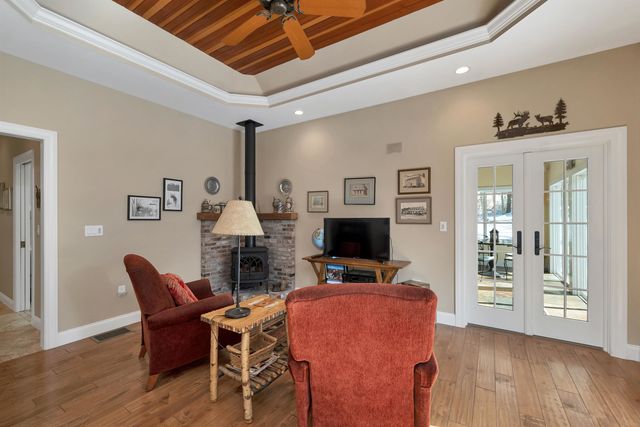 27 Abenaukee Drive, Wolfeboro, NH 03894