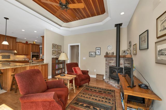 27 Abenaukee Drive, Wolfeboro, NH 03894