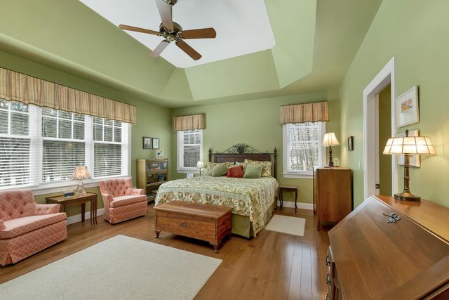 27 Abenaukee Drive, Wolfeboro, NH 03894