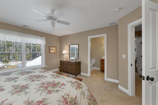 27 Abenaukee Drive, Wolfeboro, NH 03894